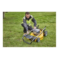 Tondeuse à Gazon Sans Fil DeWalt 2x18 Volt 48cm Version De Base DCMW564N-XJ -Magasin D'Outils Pour La Maison De Qualité tondeuse a gazon sans fil dewalt 2x18 volt 48cm version de base dcmw564n xj 82100565 2 UFRuajpU xl
